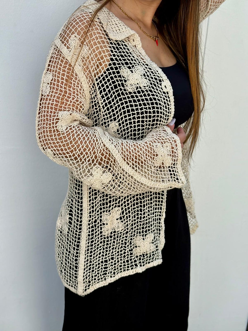 Camisa Botânica em Crochet Bege